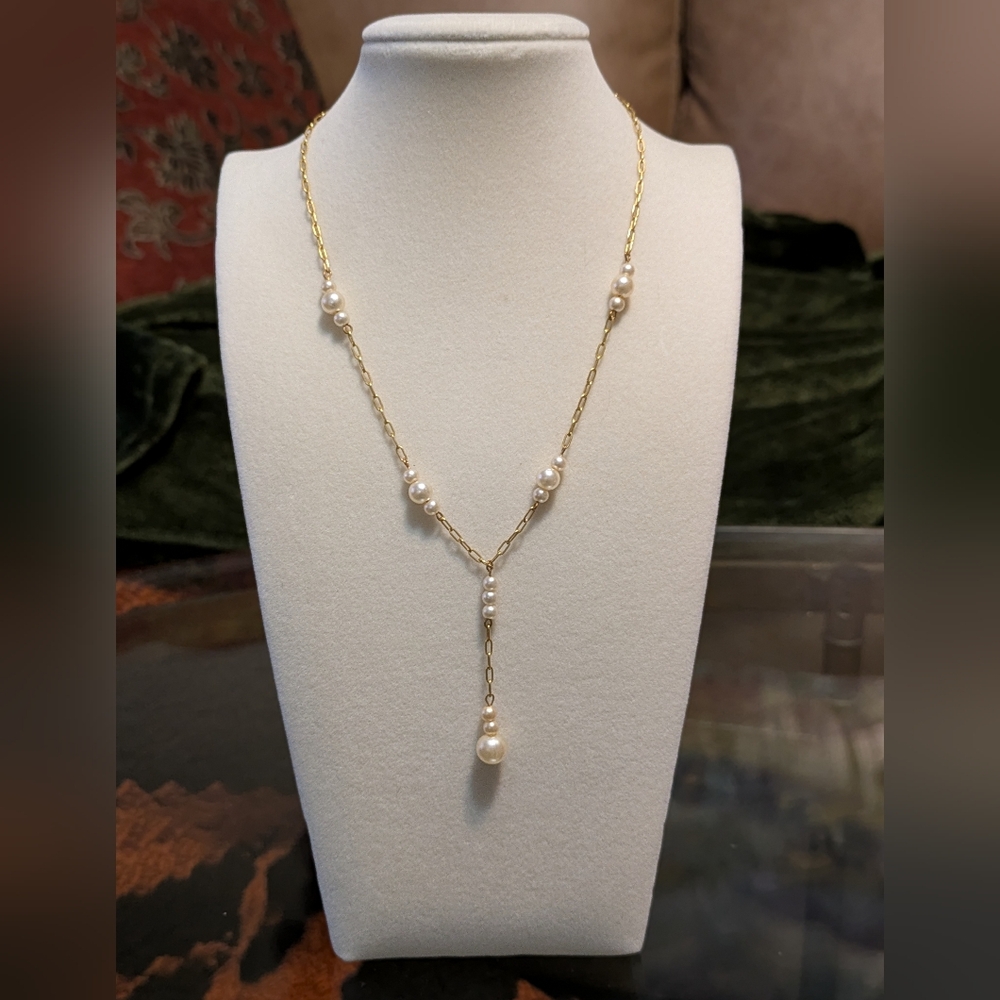 Vintage Gold Tone and Faux Pearl Necklace